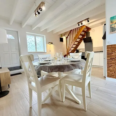 Le De Διαμέρισμα